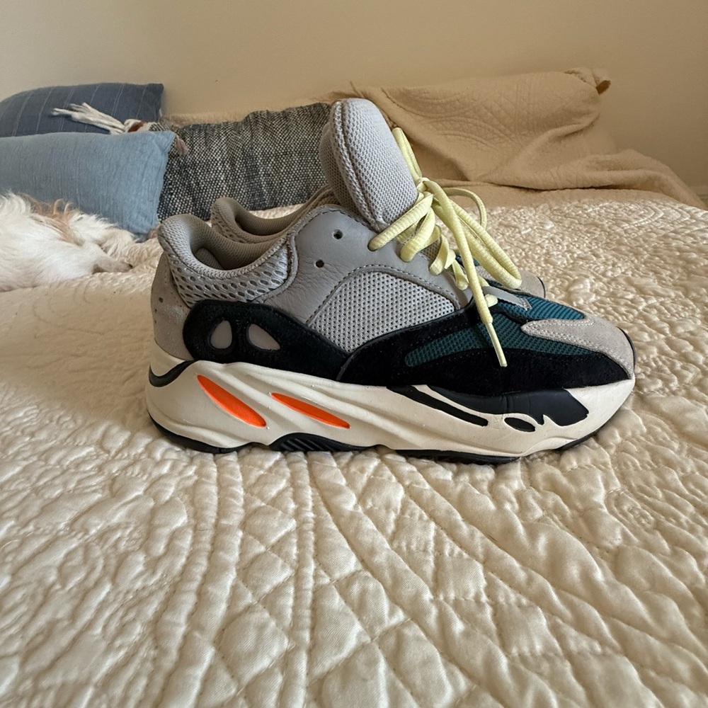 Classic Yeezy 700 Wave Runner - Picture 3 of 7